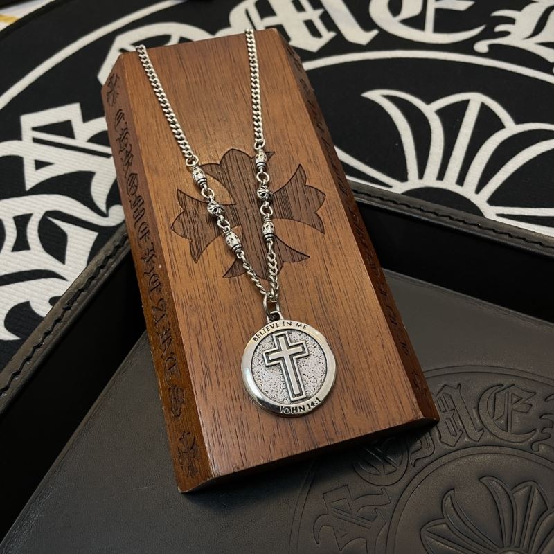 Ch*0me He**ts necklaces